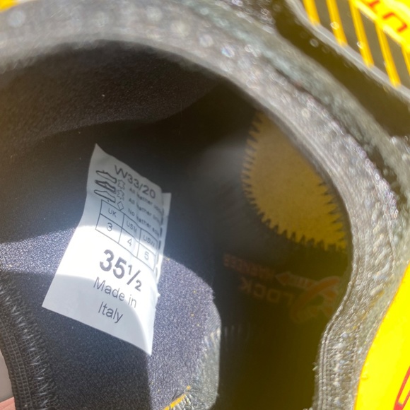 La Sportiva Solution Comps Unisex EU35.5 Climbing Shoes - Picture 3 of 7